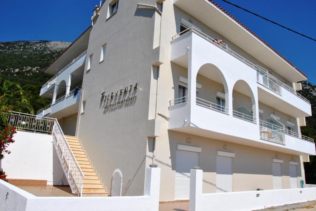 Filoxenia Hotel & Apartments room 2
